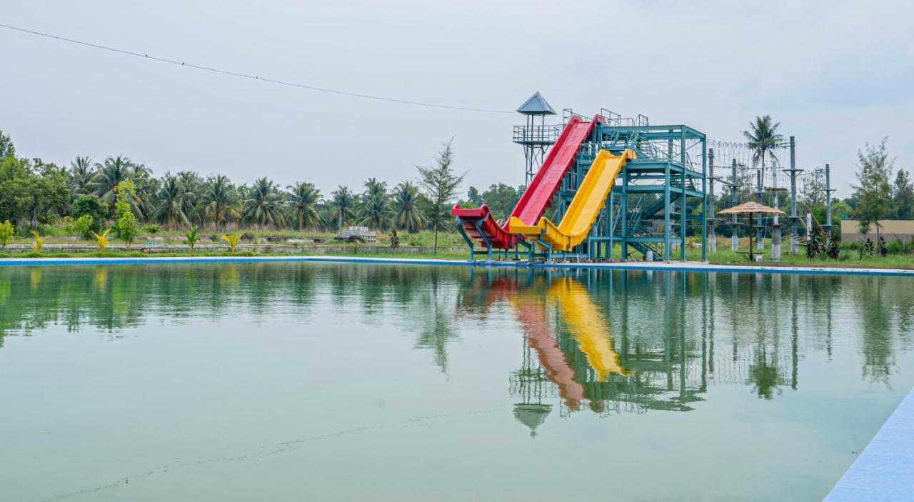 ホテルKanopi Tipi Kampung Sungai Rengit エクステリア 写真